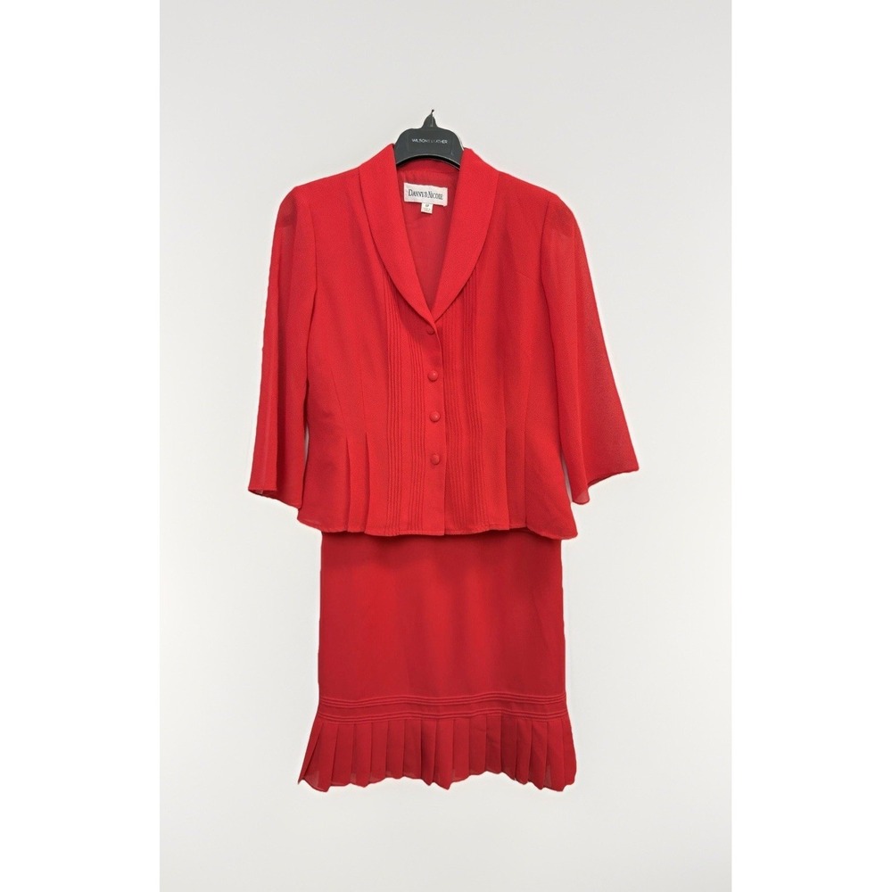 Danny‎ & Nicole 2 Piece Skirt Suit 6P Pleated Career Business Office Dressy Red